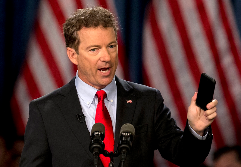 Illustration for article titled Republican Candidates Holding Up Phones, Ranked